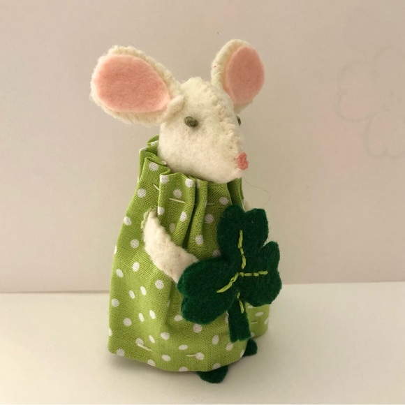 Good luck felt mouse art doll hand-sewn Shamrock clover handmade St. Patrick's - Picture 3 of 9